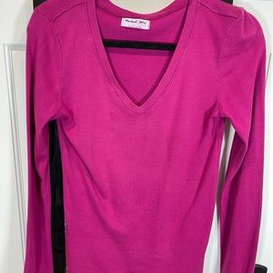 Michael Stars raspberry V-neck Long sleeve tee one size